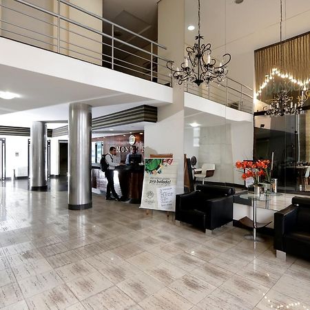 Hotel Monte Rey 蒙蒂斯克拉鲁斯 外观 照片